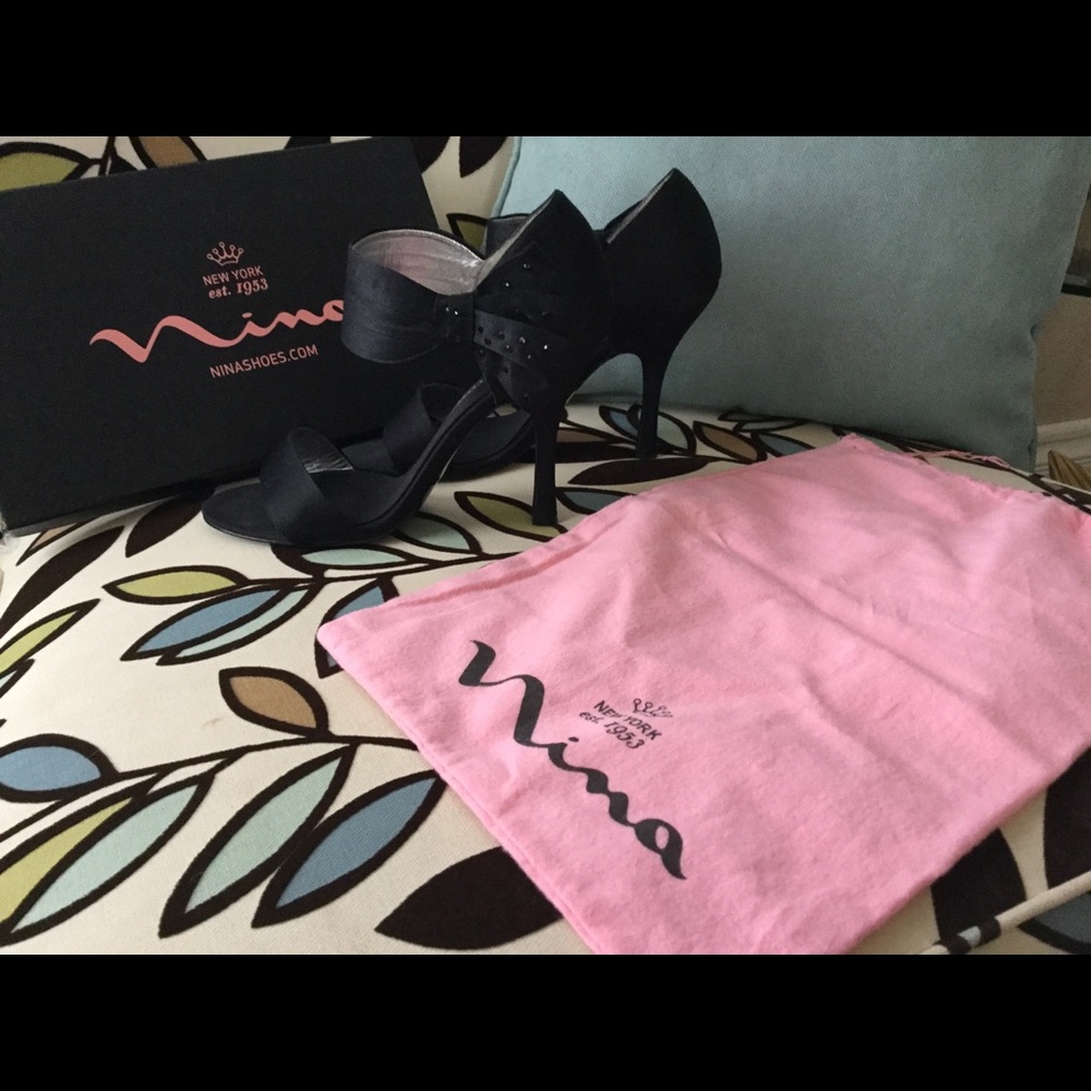 Clova Rhinestone - Picture 10 of 16
